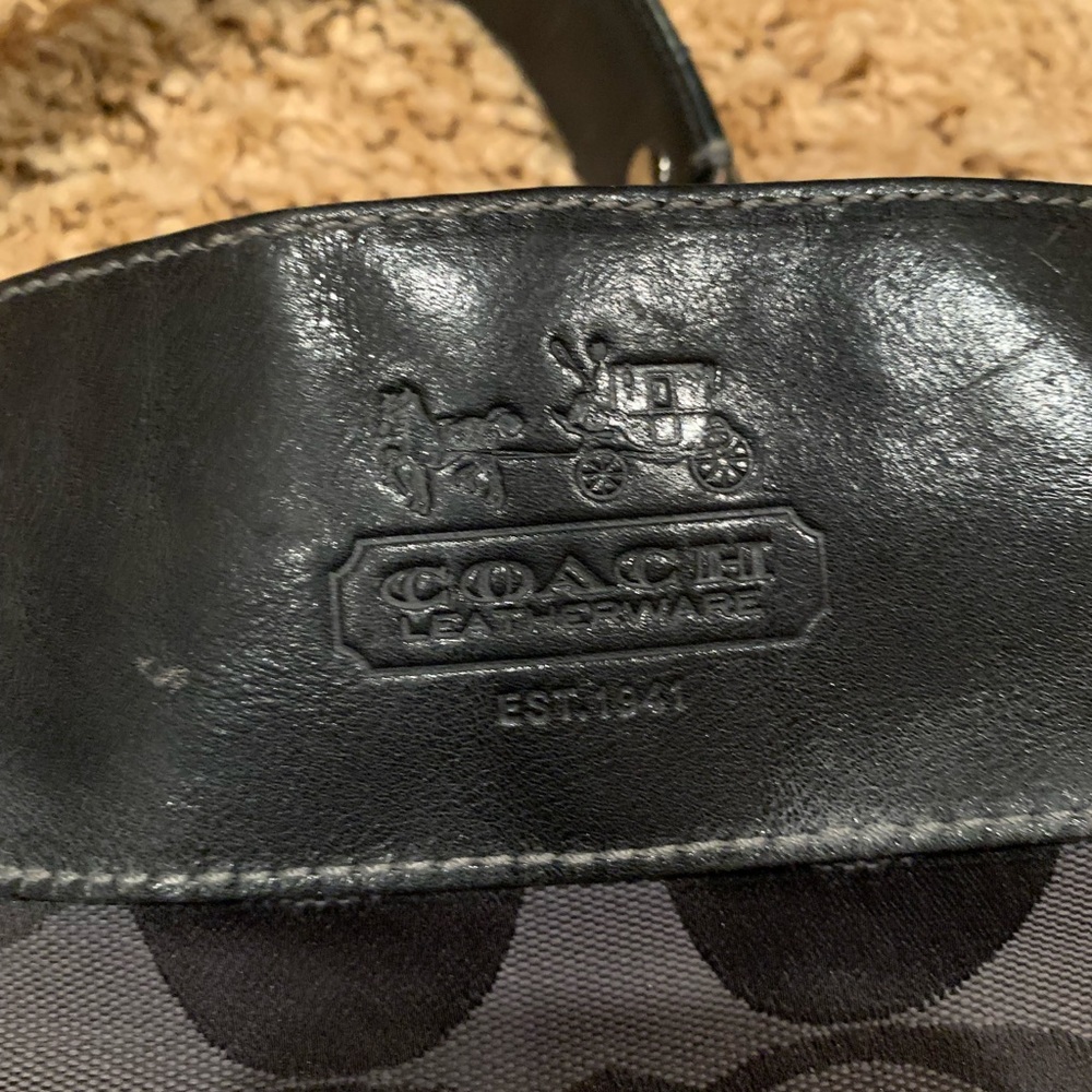 Coach Signature Hobo - Picture 3 of 7